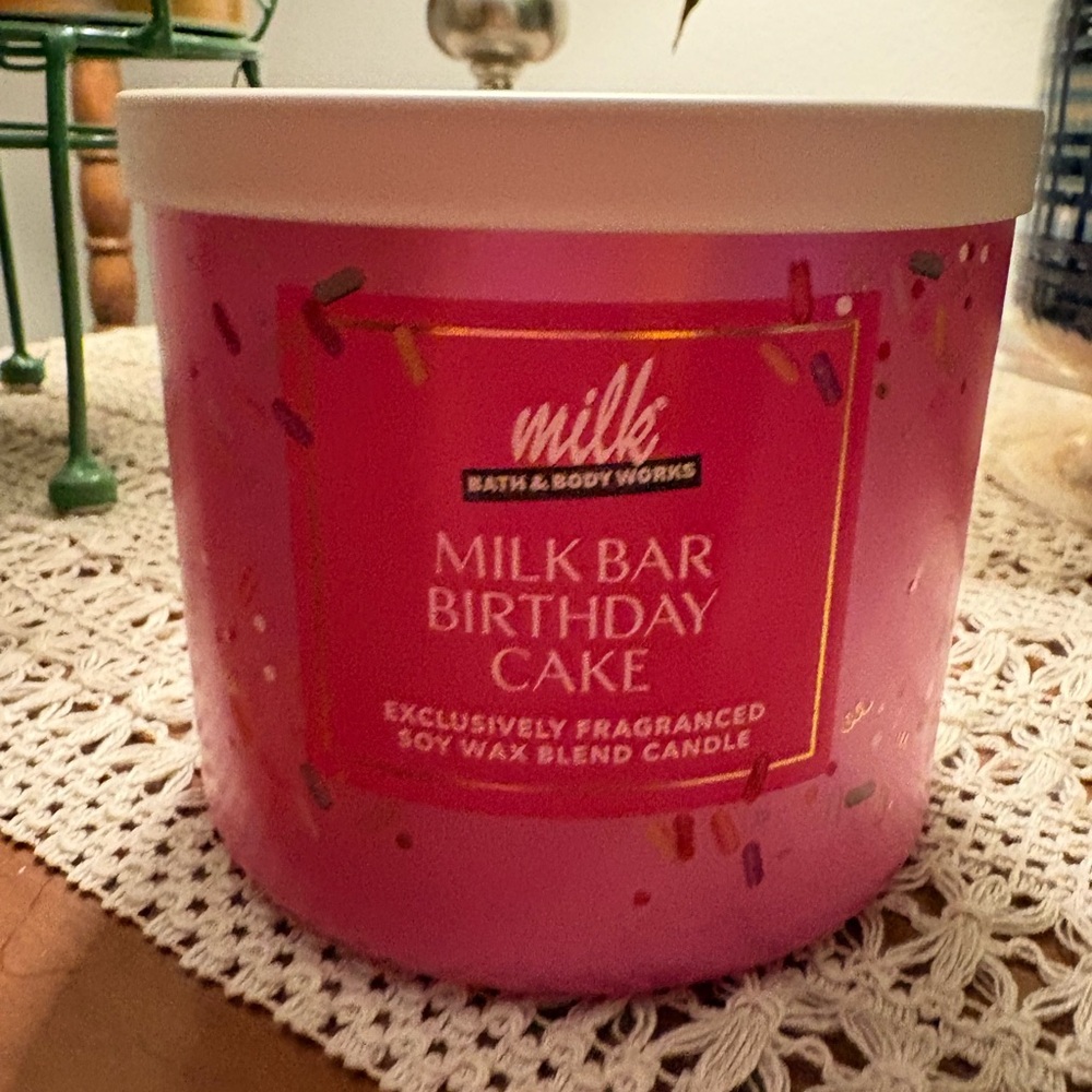 Bath & Body Works Milk Bar Birthday Cake 3-Wick Candle